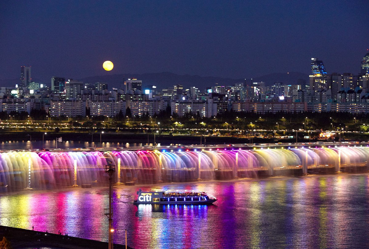 NIKON D700 2012-08-03 20:14:55 f/6.3 1/8sec ISO-2000 105mm