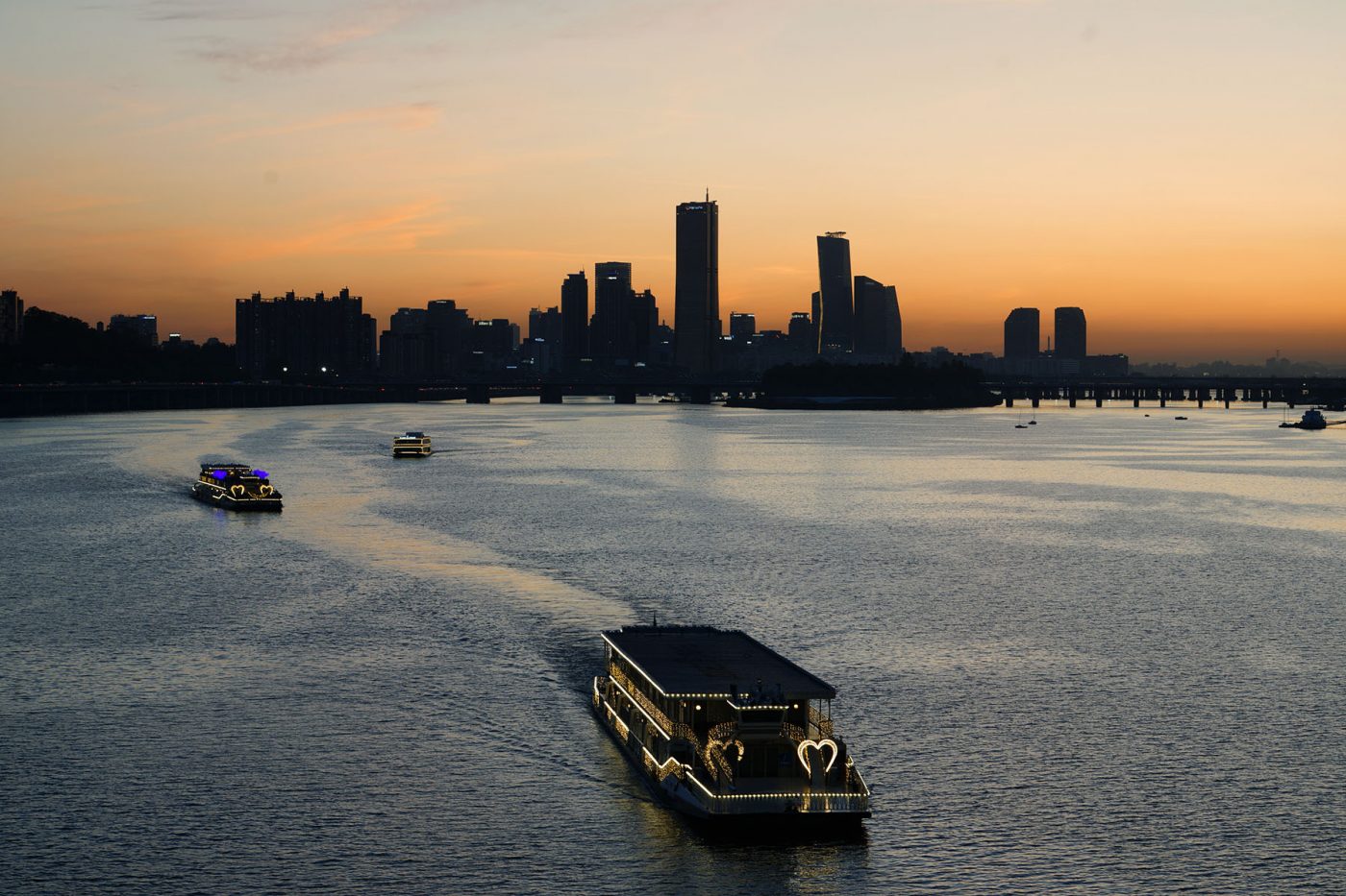 ILCE-7R 2016-05-18 19:47:46 f/9 1/20sec ISO-320 70mm